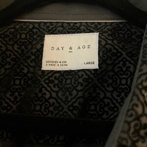 EUC BLACK WITH SUEDE DESIGN BUTTON DOWN